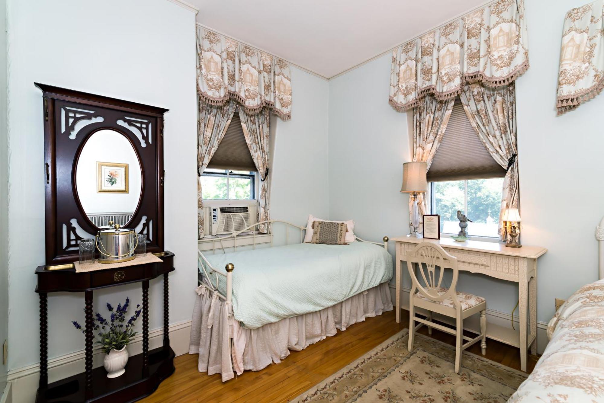Silver Fountain Inn Dover Room photo